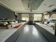 搶占黃金地段 教育綜合體融合社區(qū)與美食街的雙重優(yōu)勢，打造穩(wěn)定客源的教育場地